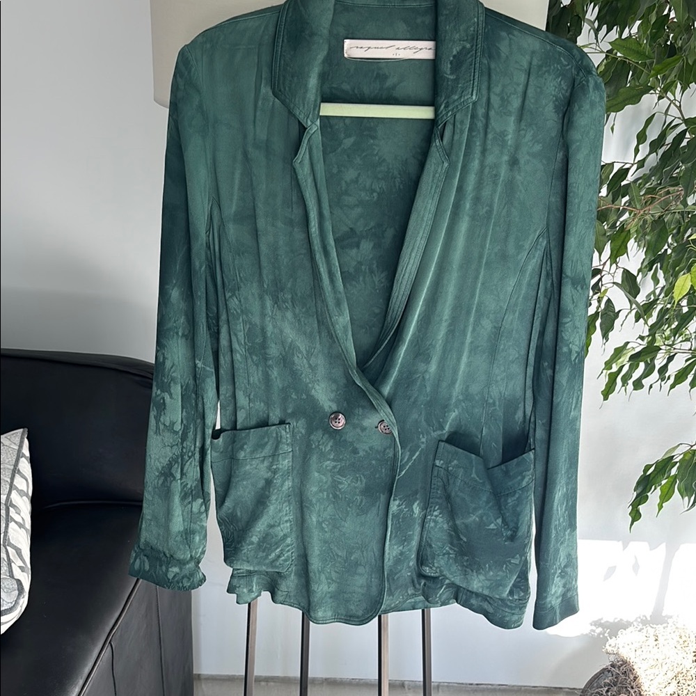 Raquel Allegra Green Blazer with Elegant Sheen and Relaxed Fit -size 1